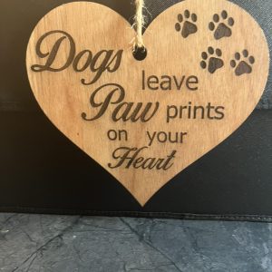 003 Dog paws