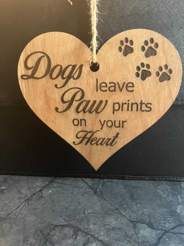 003 Dog paws