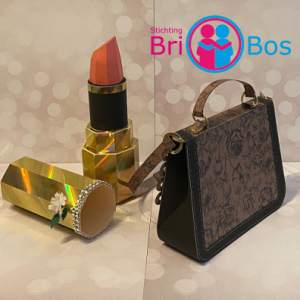 139 Handtas met lipstick
