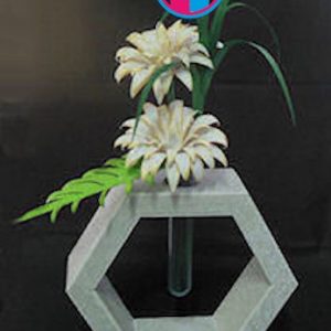 272 Vaas met bloemen